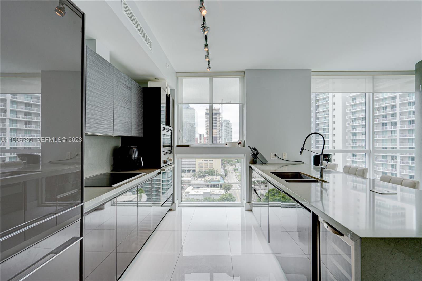 1080 Brickell Avenue 1801 Property Photo 3