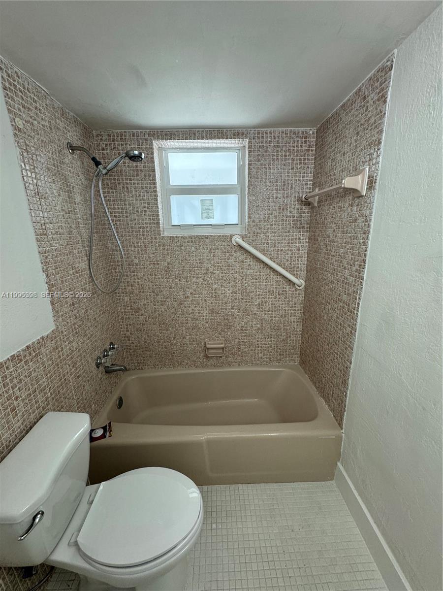 1398 Ne 191st Street C305 Property Photo 16