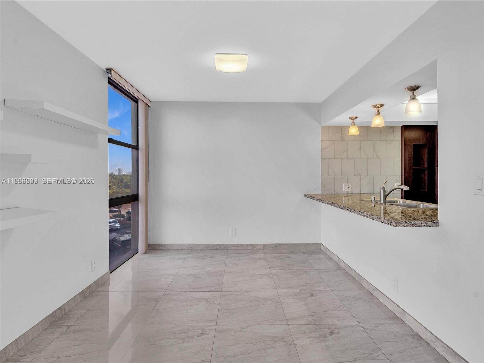 A11996503 Property Photo 14