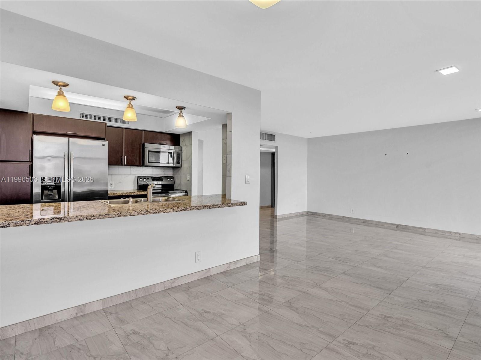 A11996503 Property Photo 17