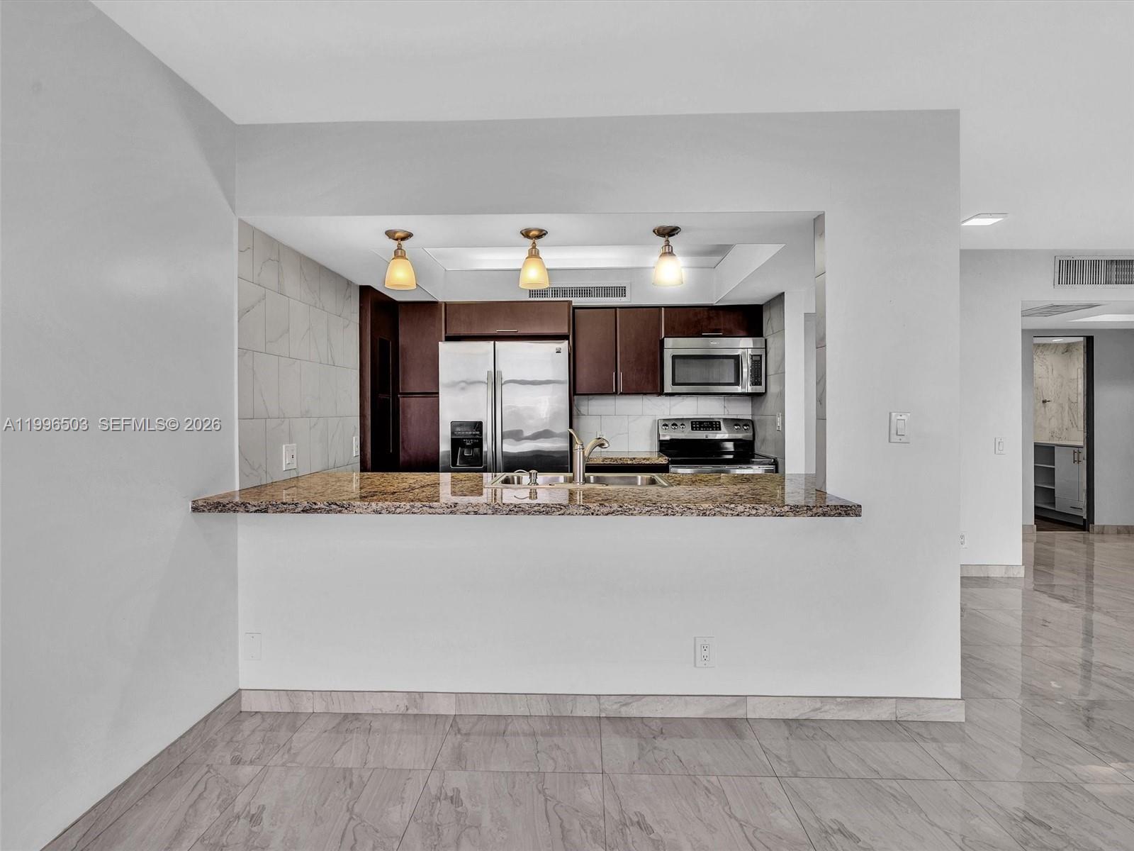 A11996503 Property Photo 18