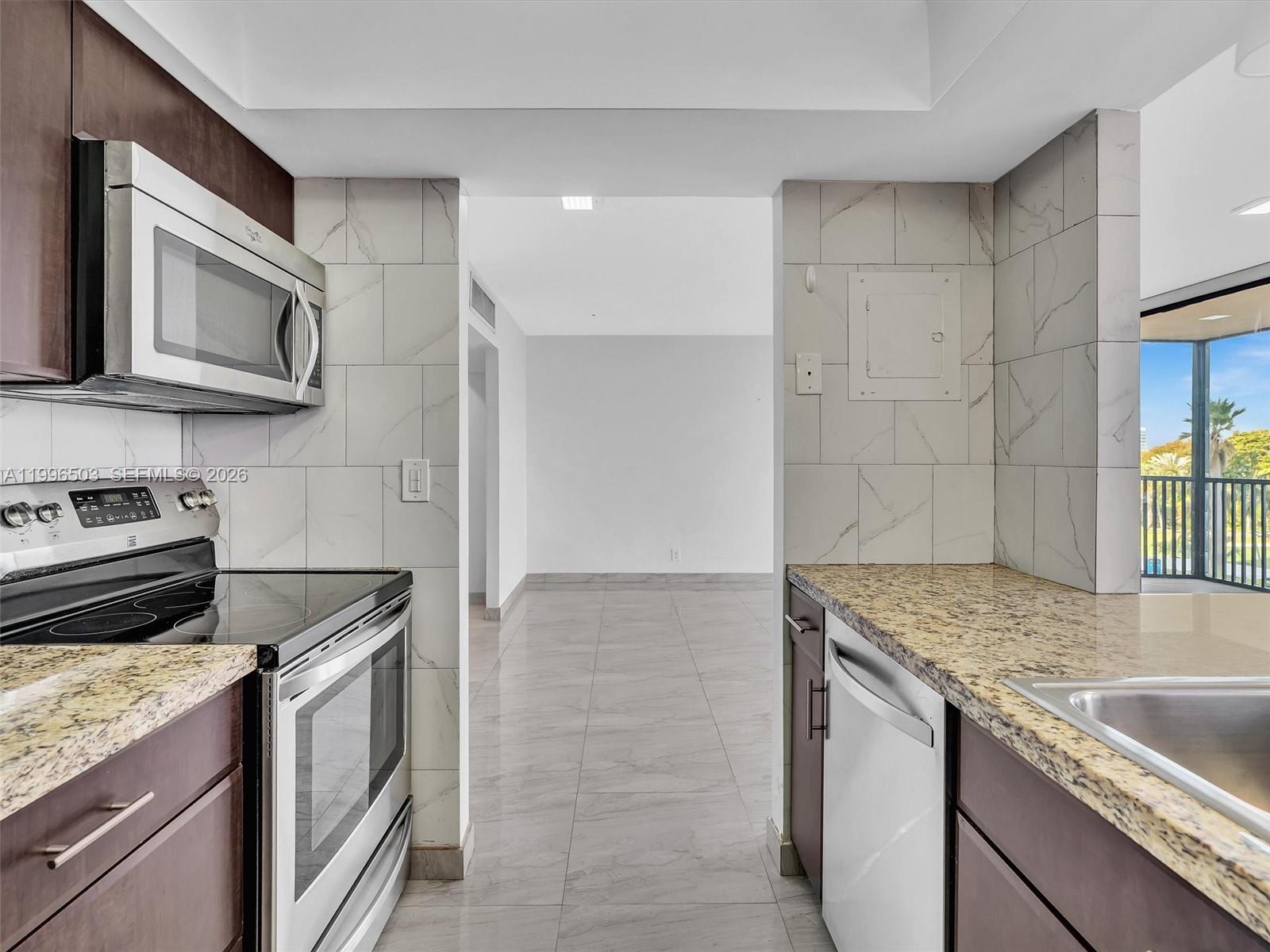 A11996503 Property Photo 22