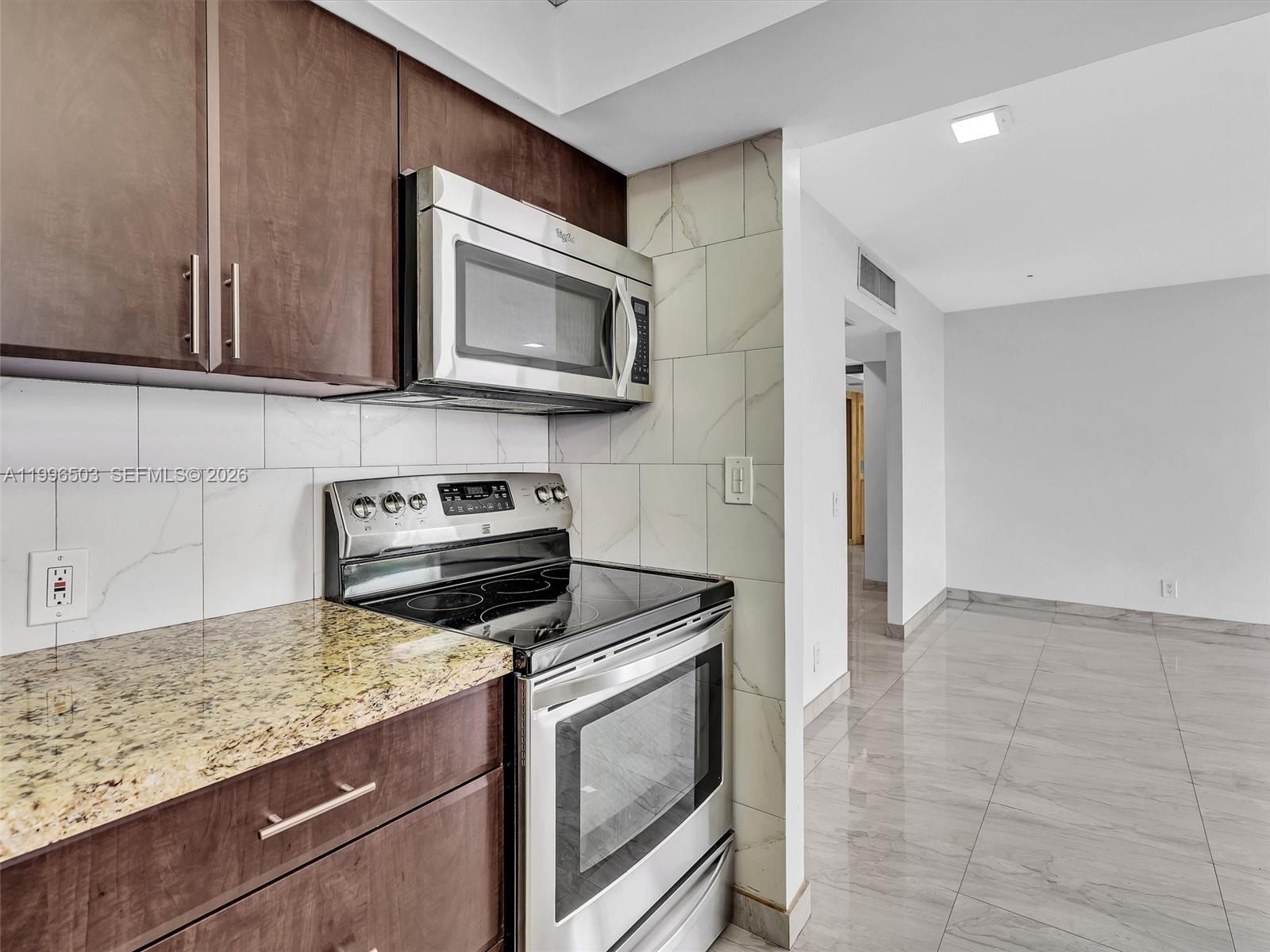 A11996503 Property Photo 23
