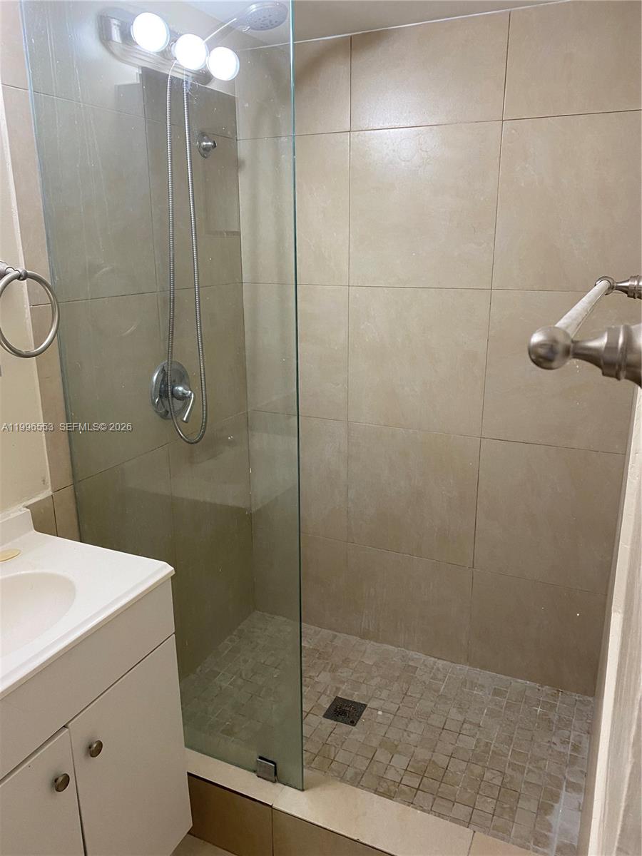 1051 Sw 3rd Street 3 Property Photo 7