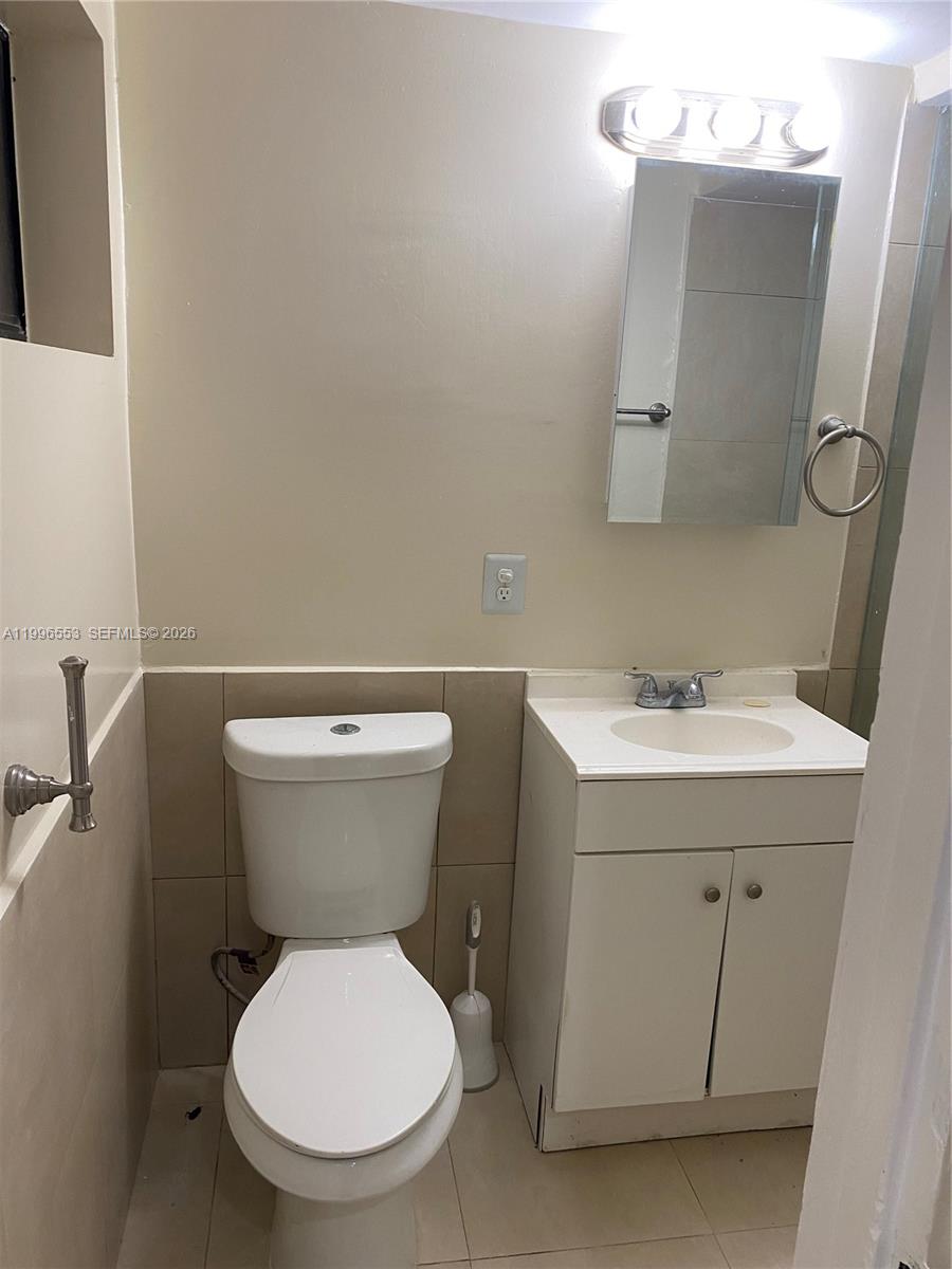 1051 Sw 3rd Street 3 Property Photo 8