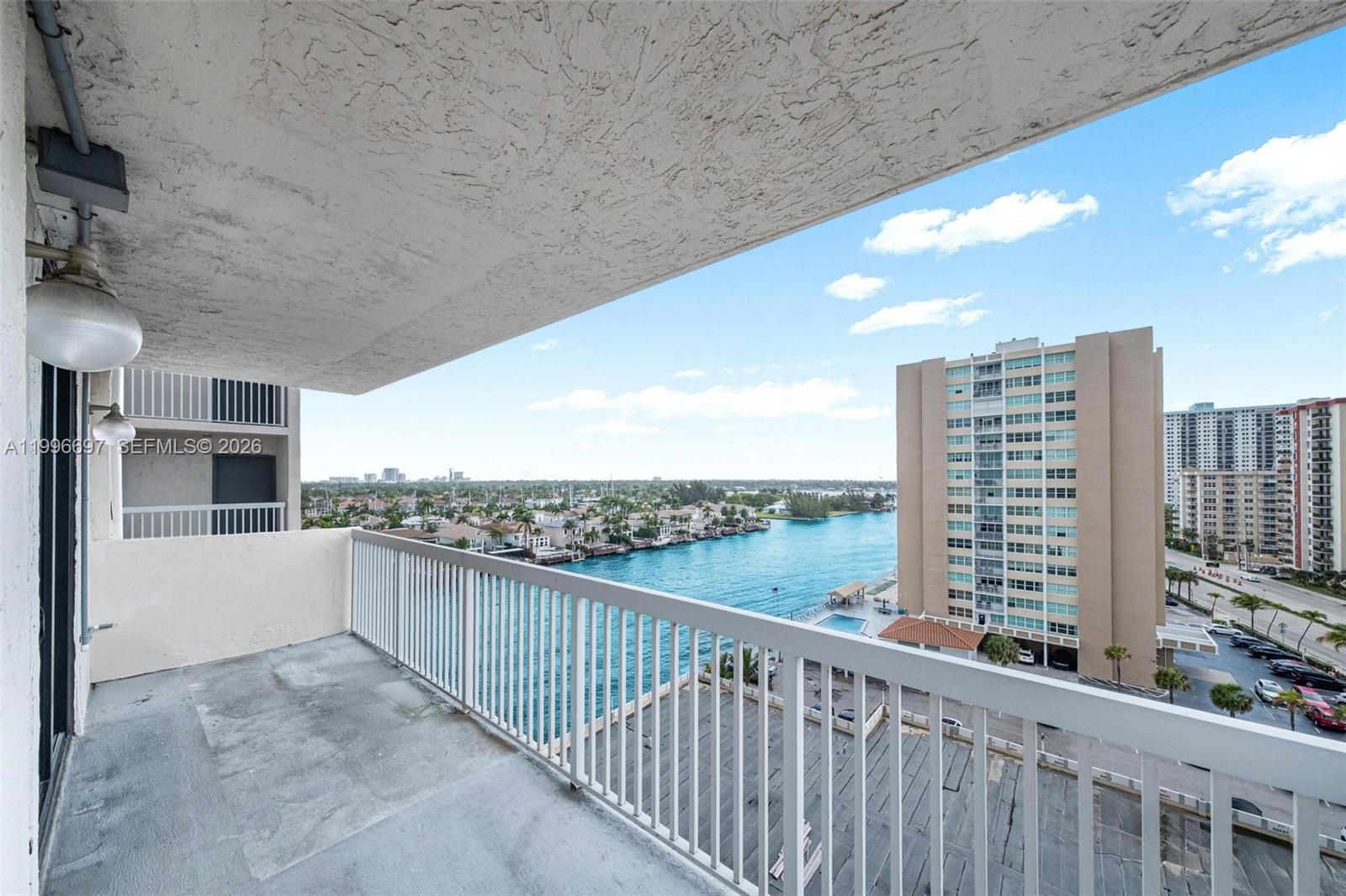 1500 S Ocean Drive G10 Property Photo 17