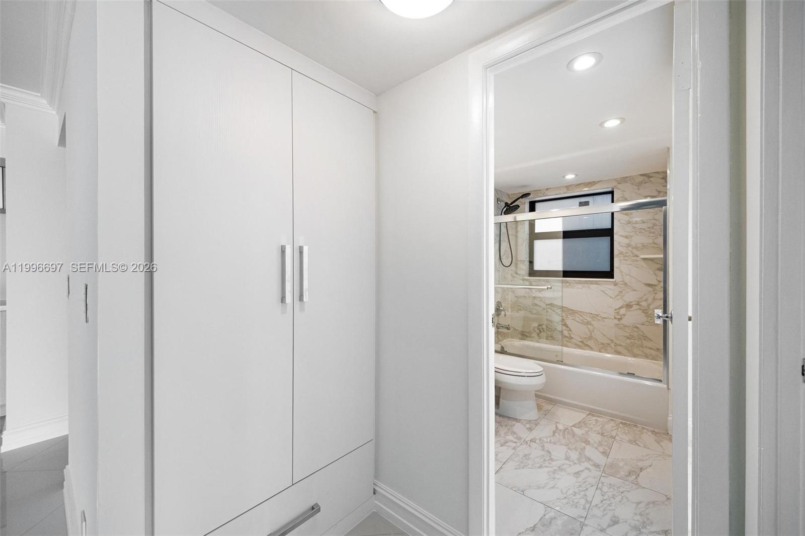 1500 S Ocean Drive G10 Property Photo 32