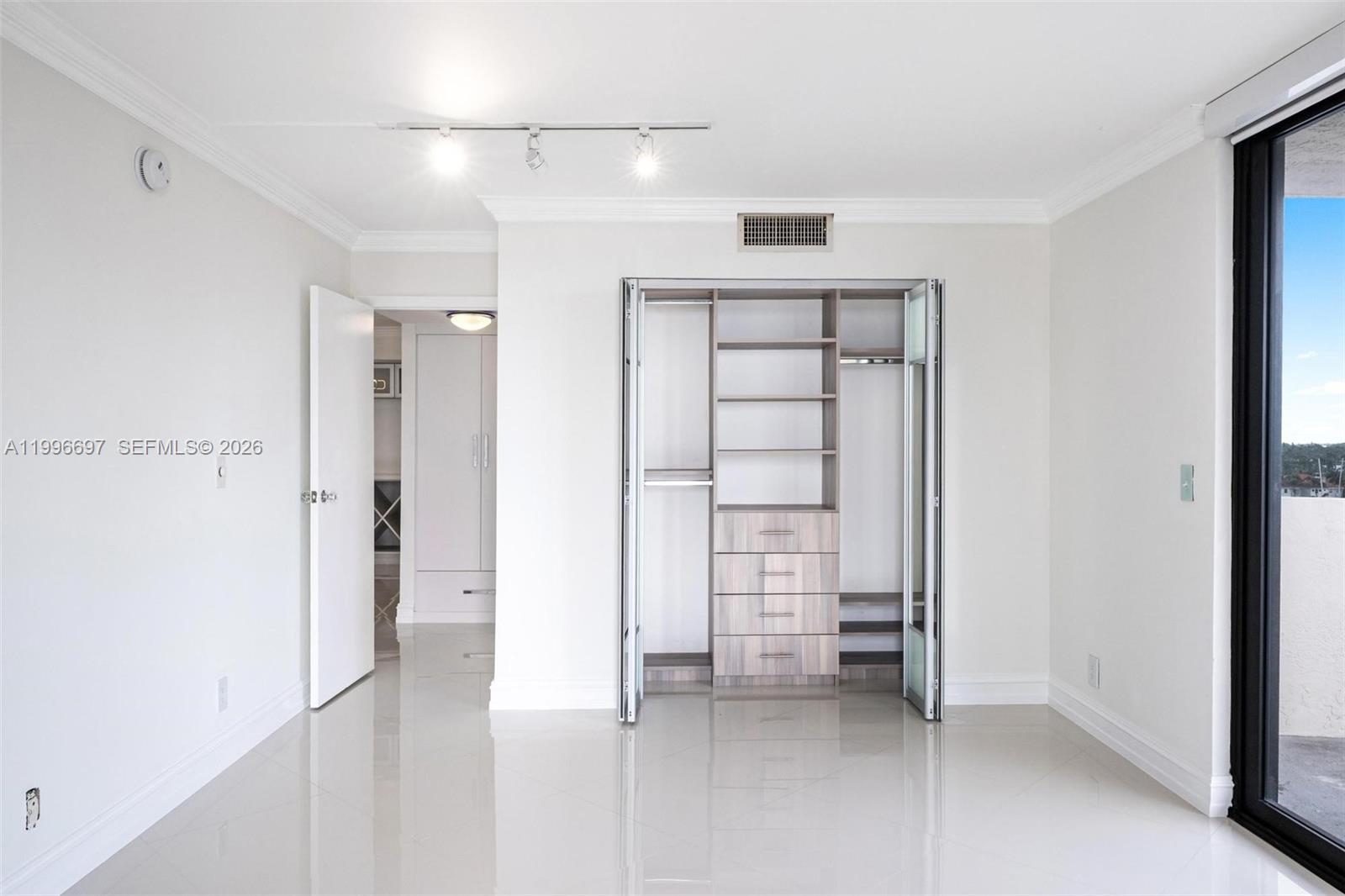 1500 S Ocean Drive G10 Property Photo 37