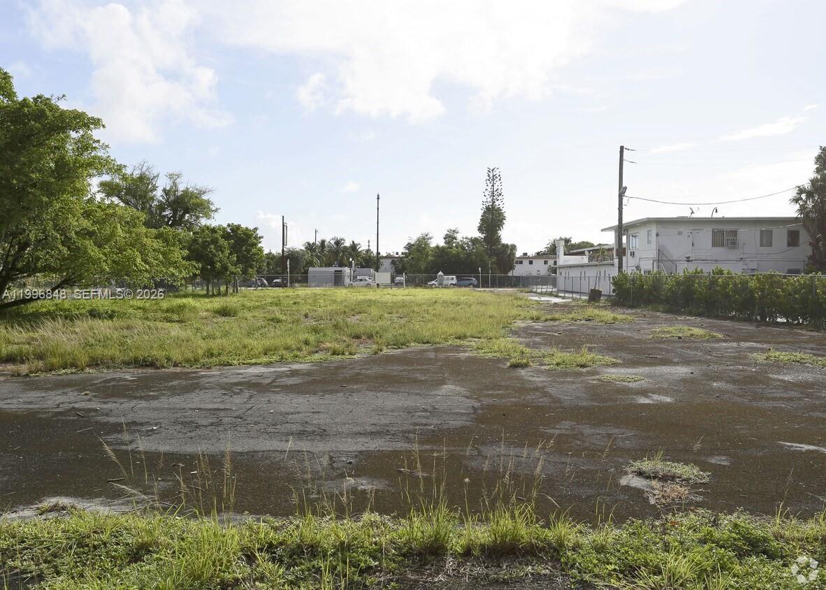 7460 Biscayne Boulevard Property Photo 6