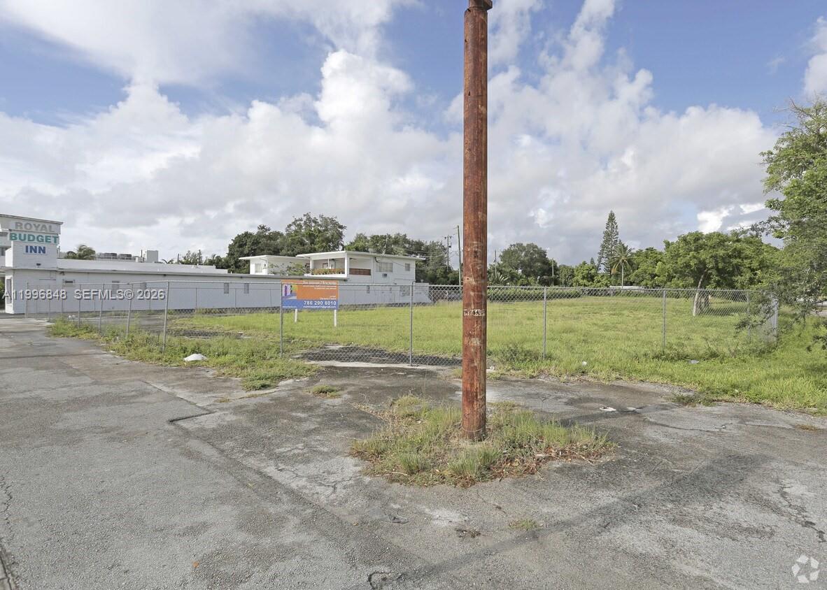 7460 Biscayne Boulevard Property Photo 7