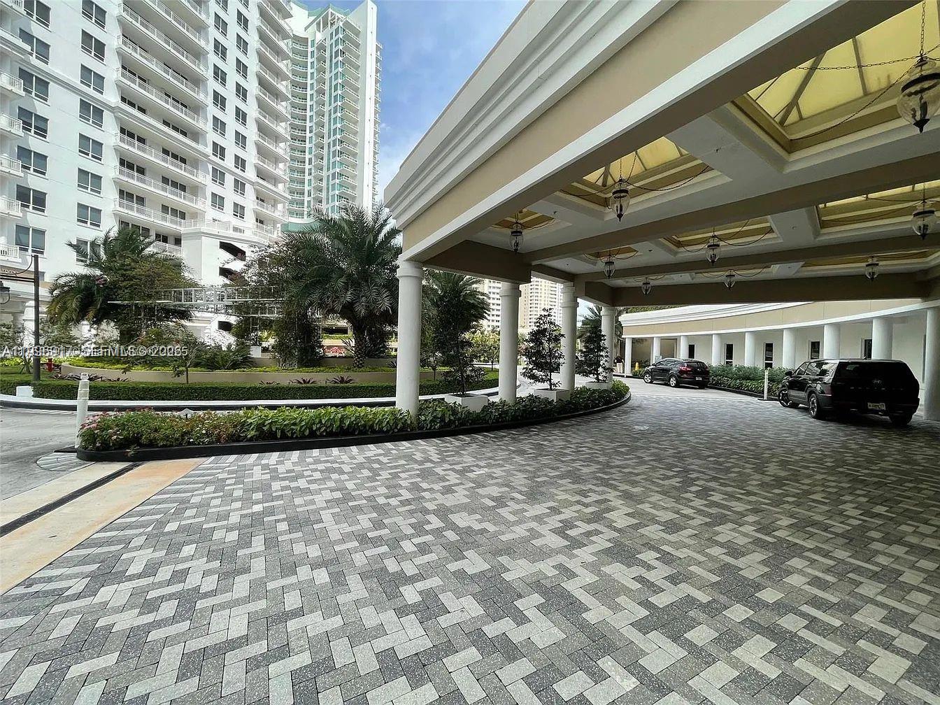 701 Brickell Key Boulevard 1611 Property Photo 25
