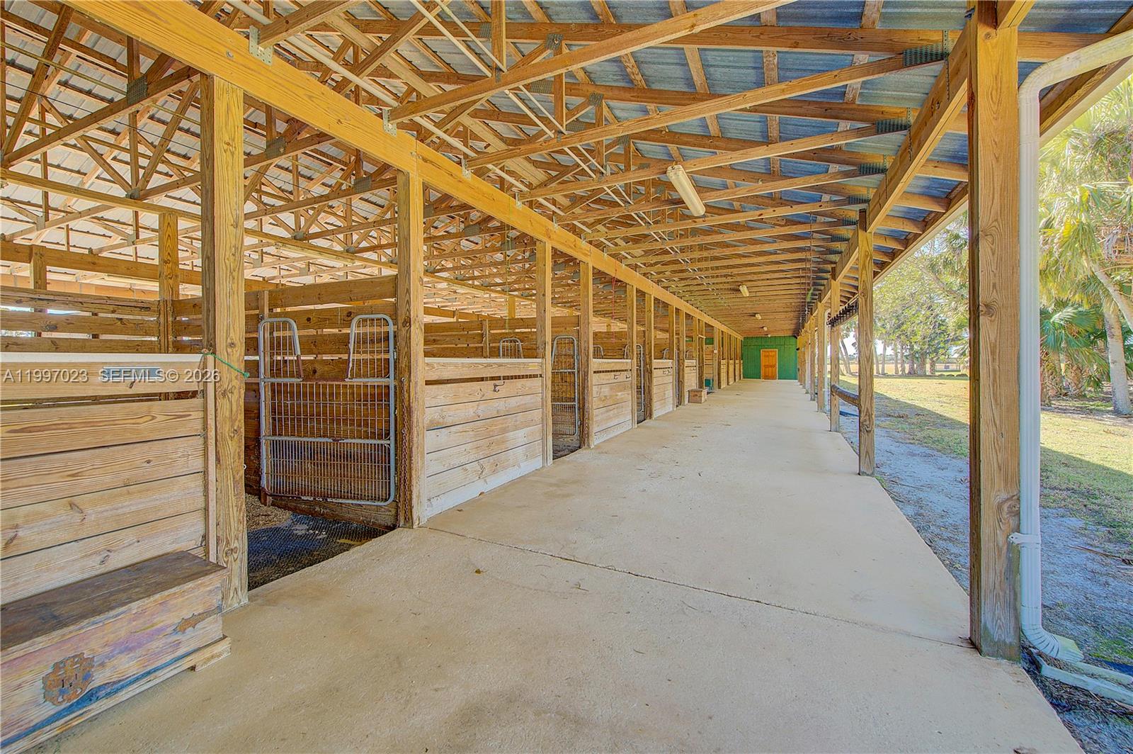 30003 Sw Martin Highway Property Photo 9