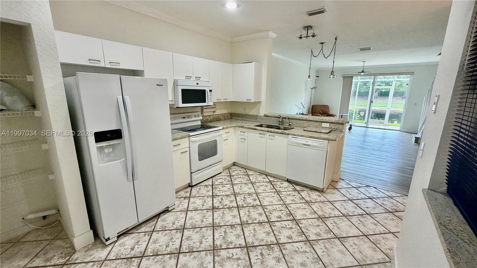 A11997034 Property Photo 3