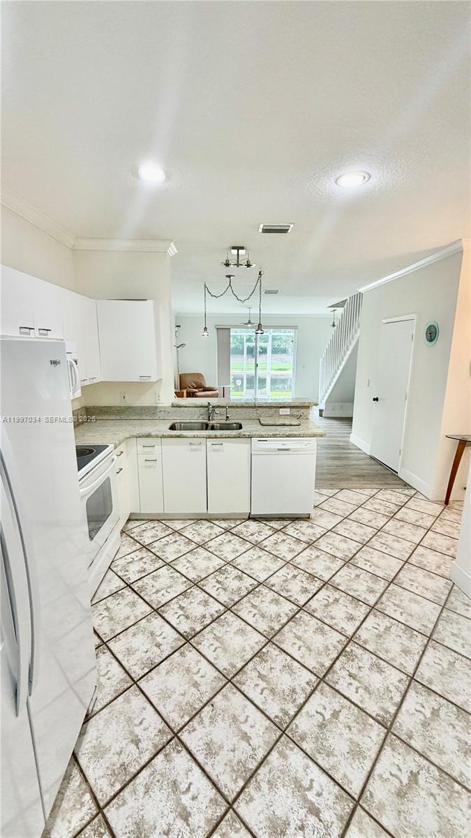 A11997034 Property Photo 4