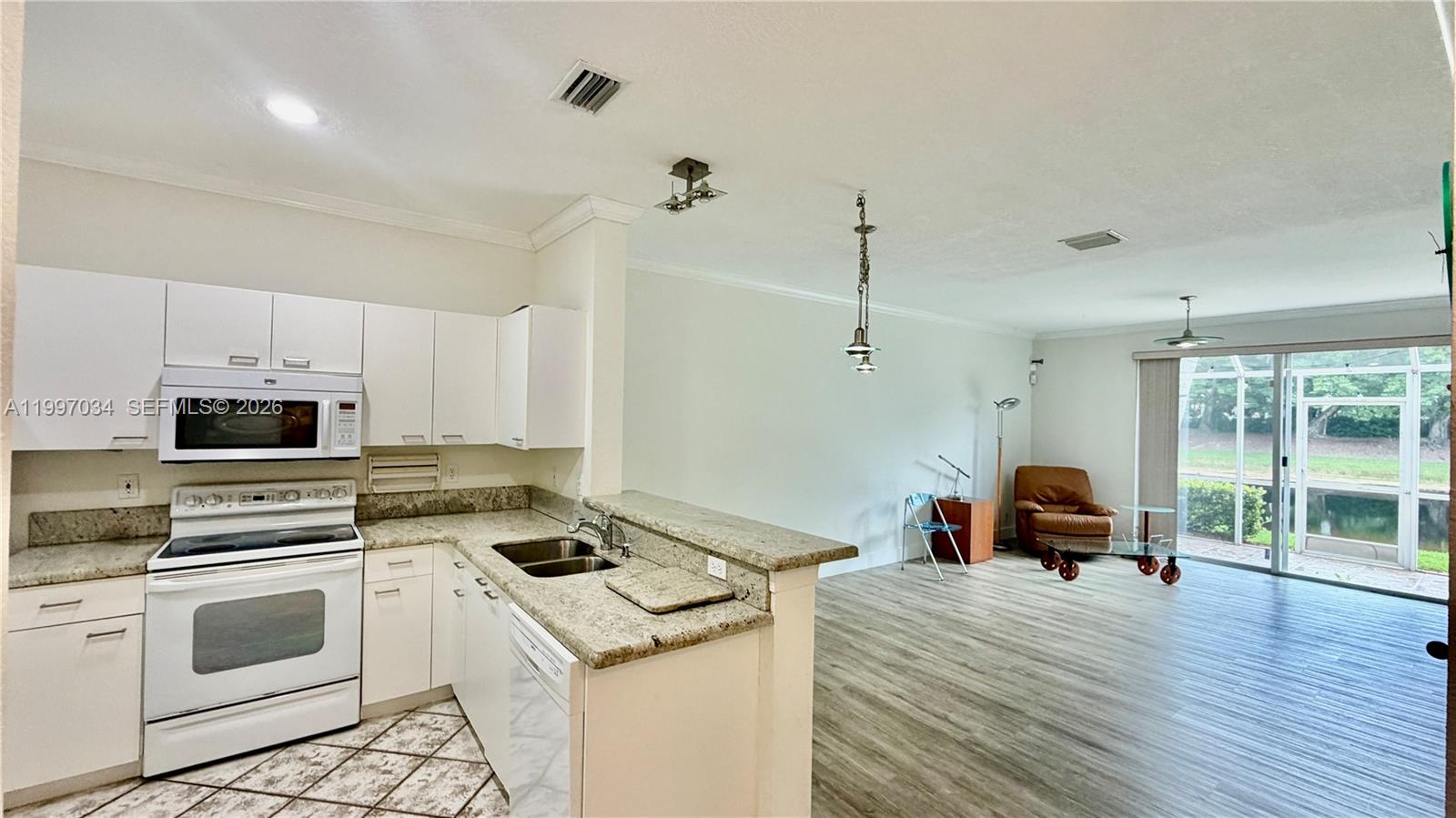 A11997034 Property Photo 6