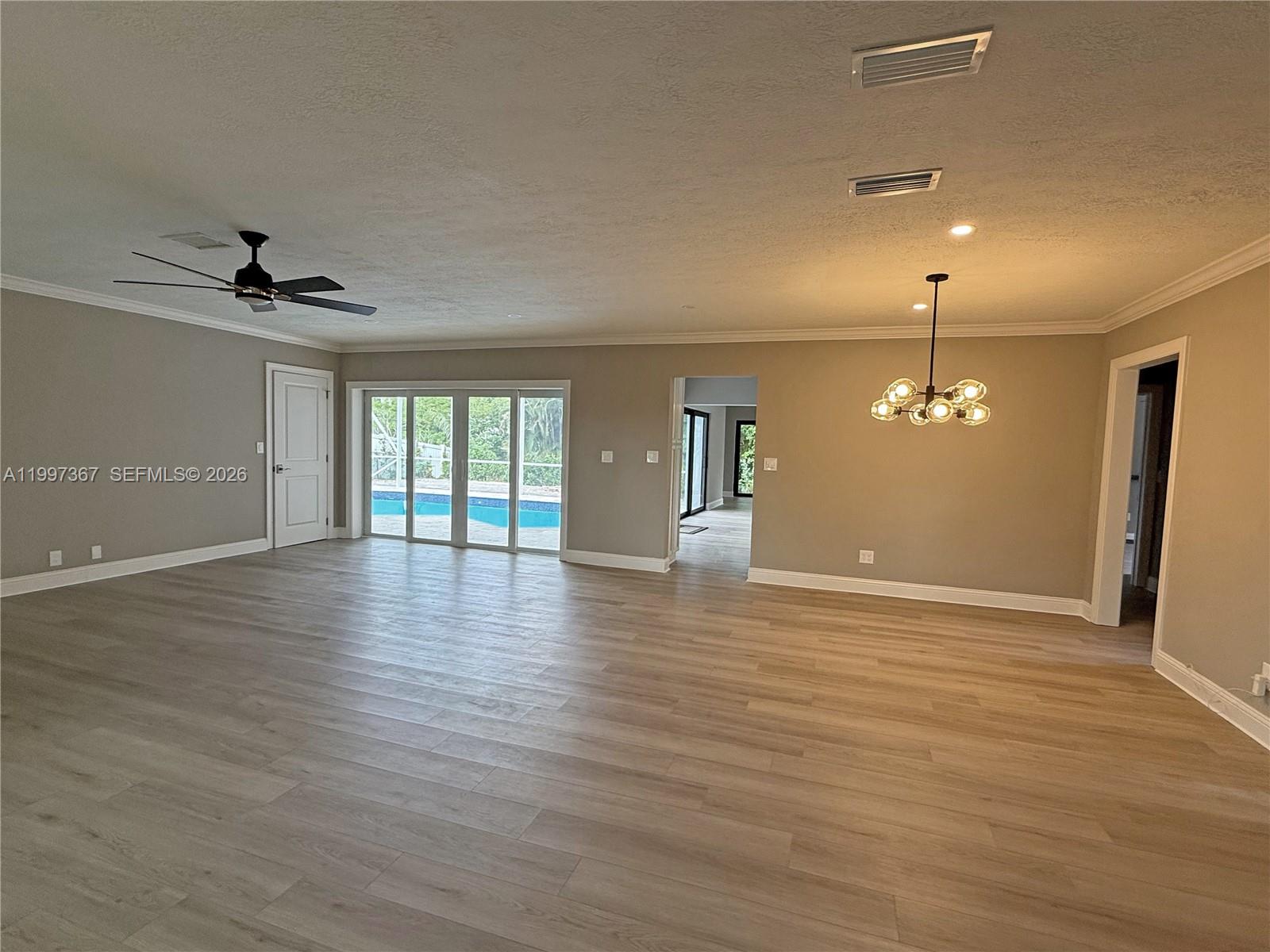 410 Sw 56th Avenue Property Photo 7