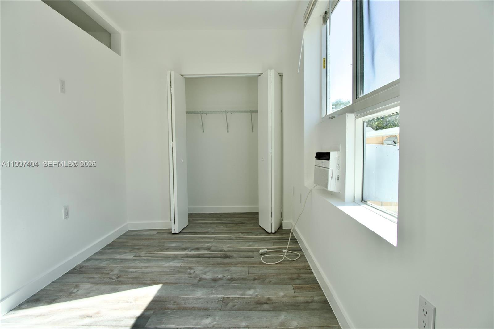 1036 Sw 5th Street 12 Property Photo 2