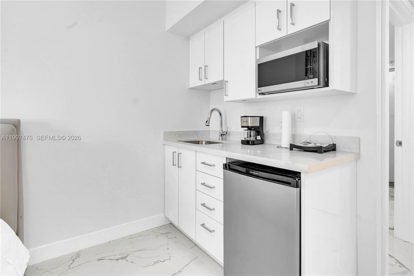 17375 Collins Avenue 1703 Property Photo 12