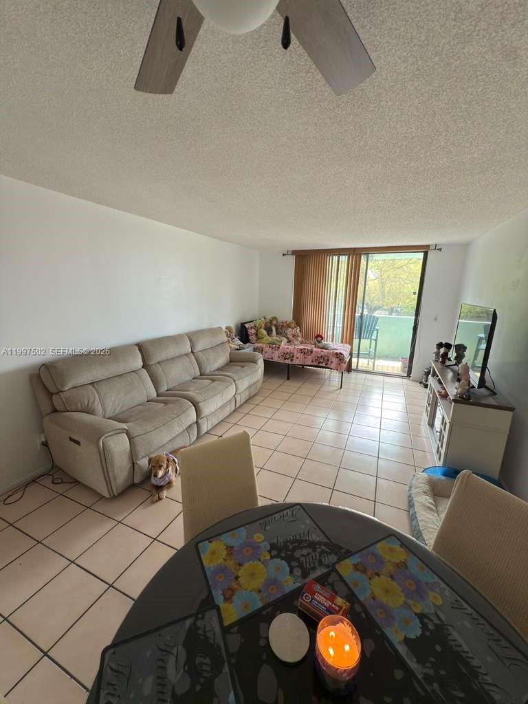 1825 W 44th Place 208 Property Photo 1