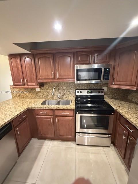 100 Lakeview Drive 115 Property Photo 2