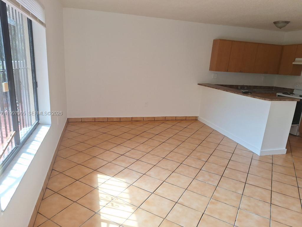 A11997905 Property Photo 7