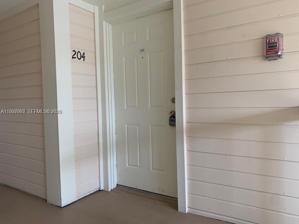 907 Ne 199th Street 204 Property Photo 2