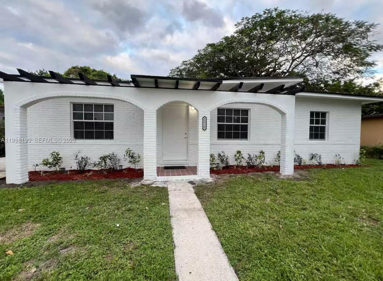 A11998190 Property Photo 1