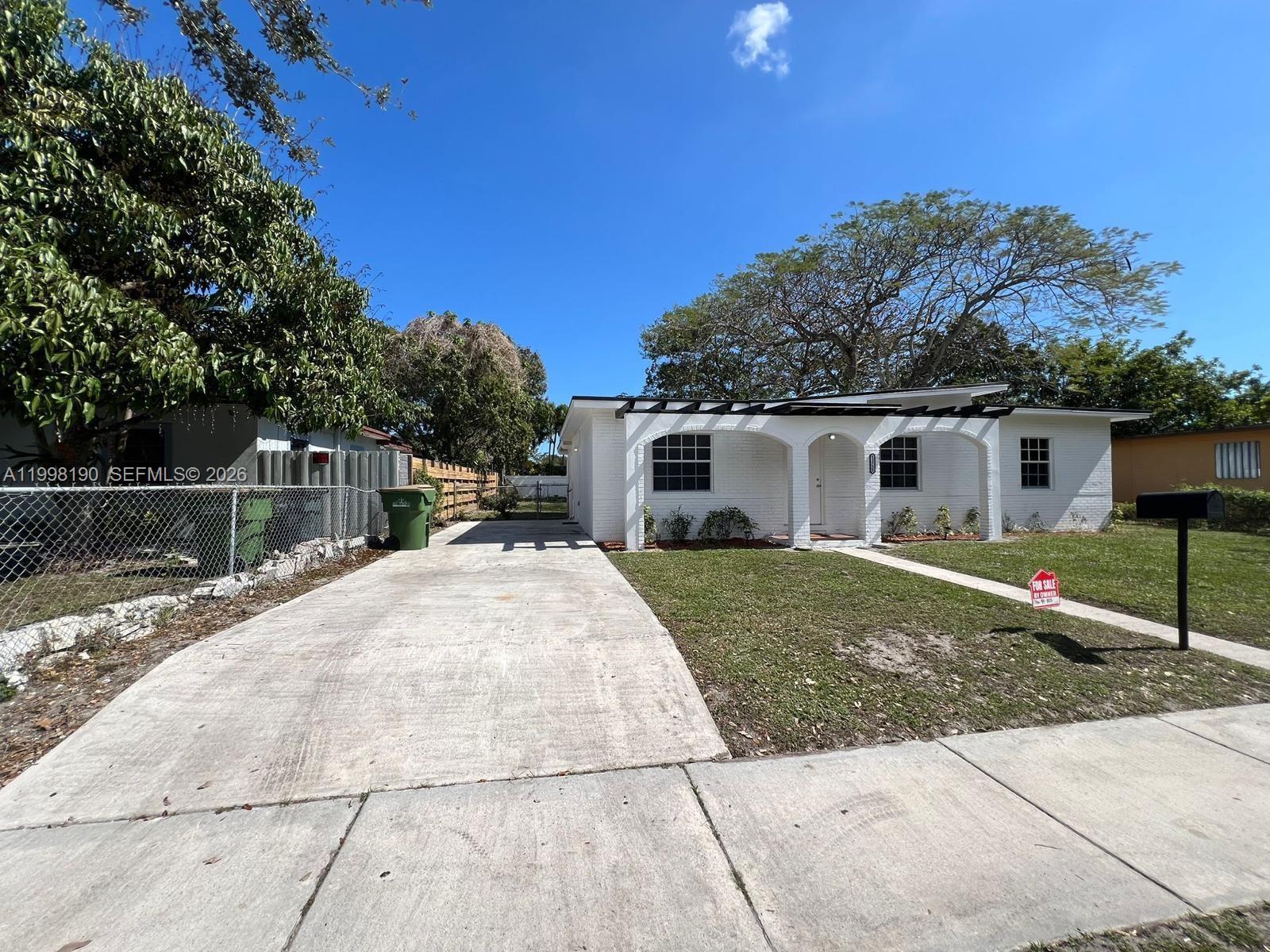 A11998190 Property Photo 4