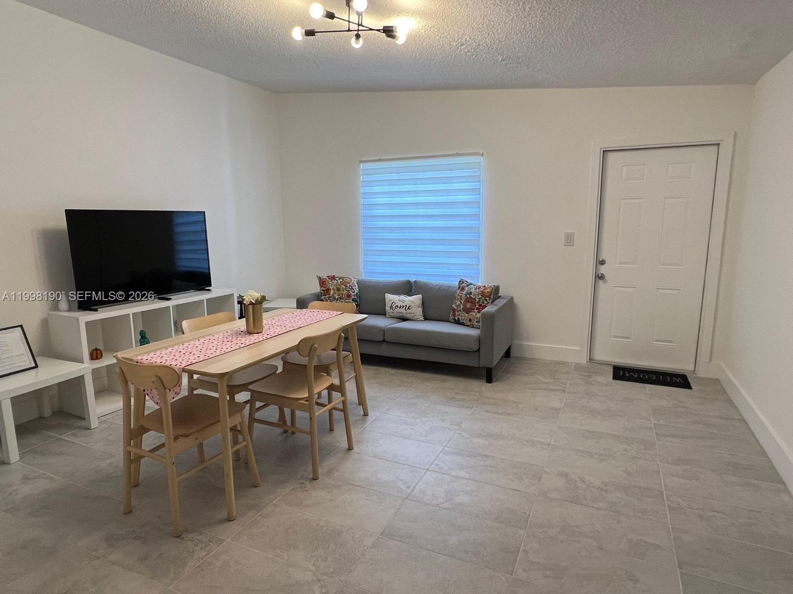 A11998190 Property Photo 16