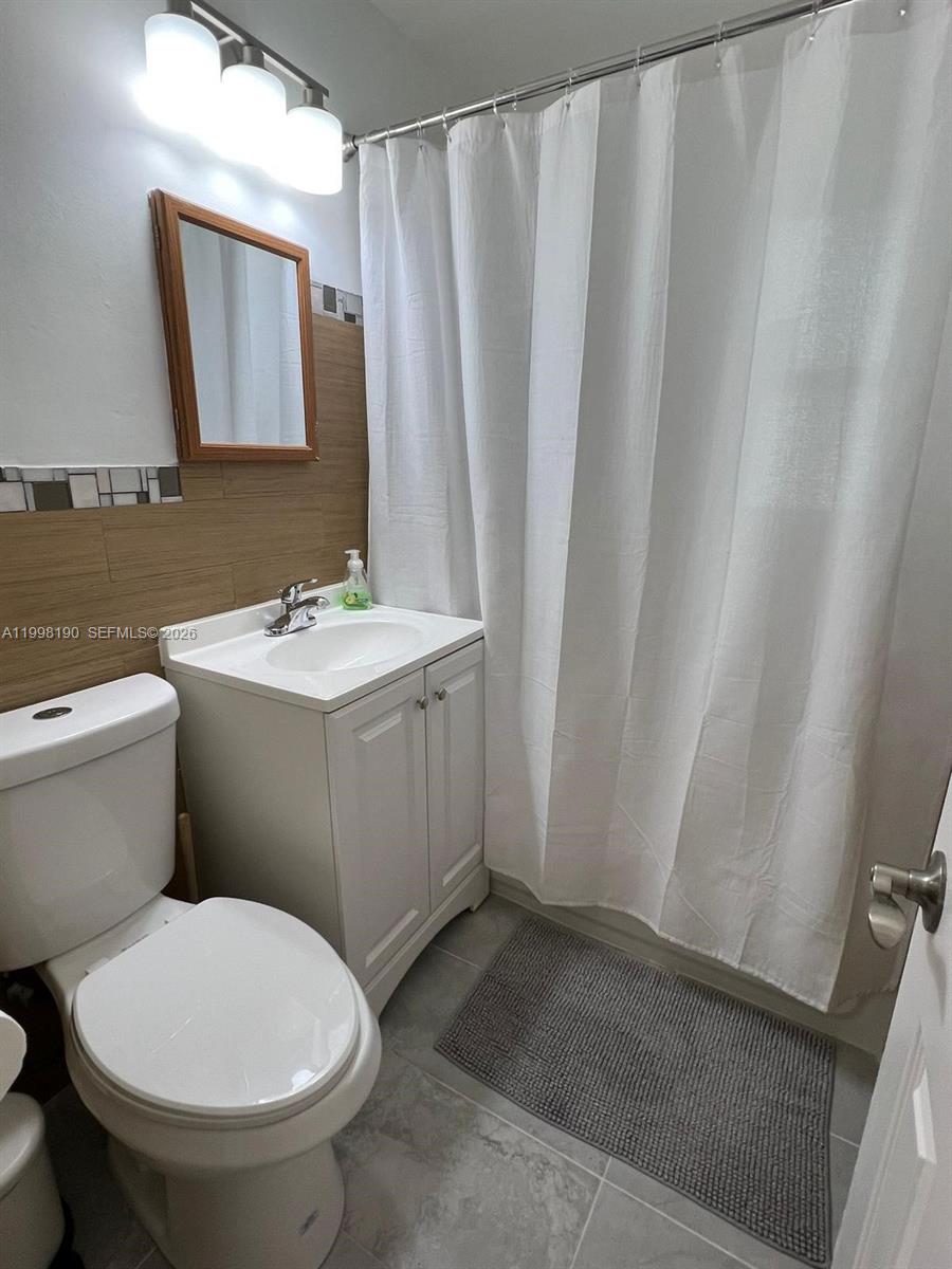 A11998190 Property Photo 19