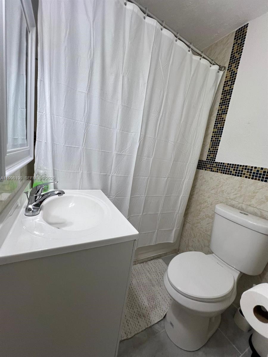 A11998190 Property Photo 20