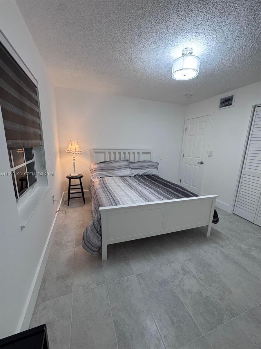 A11998190 Property Photo 26