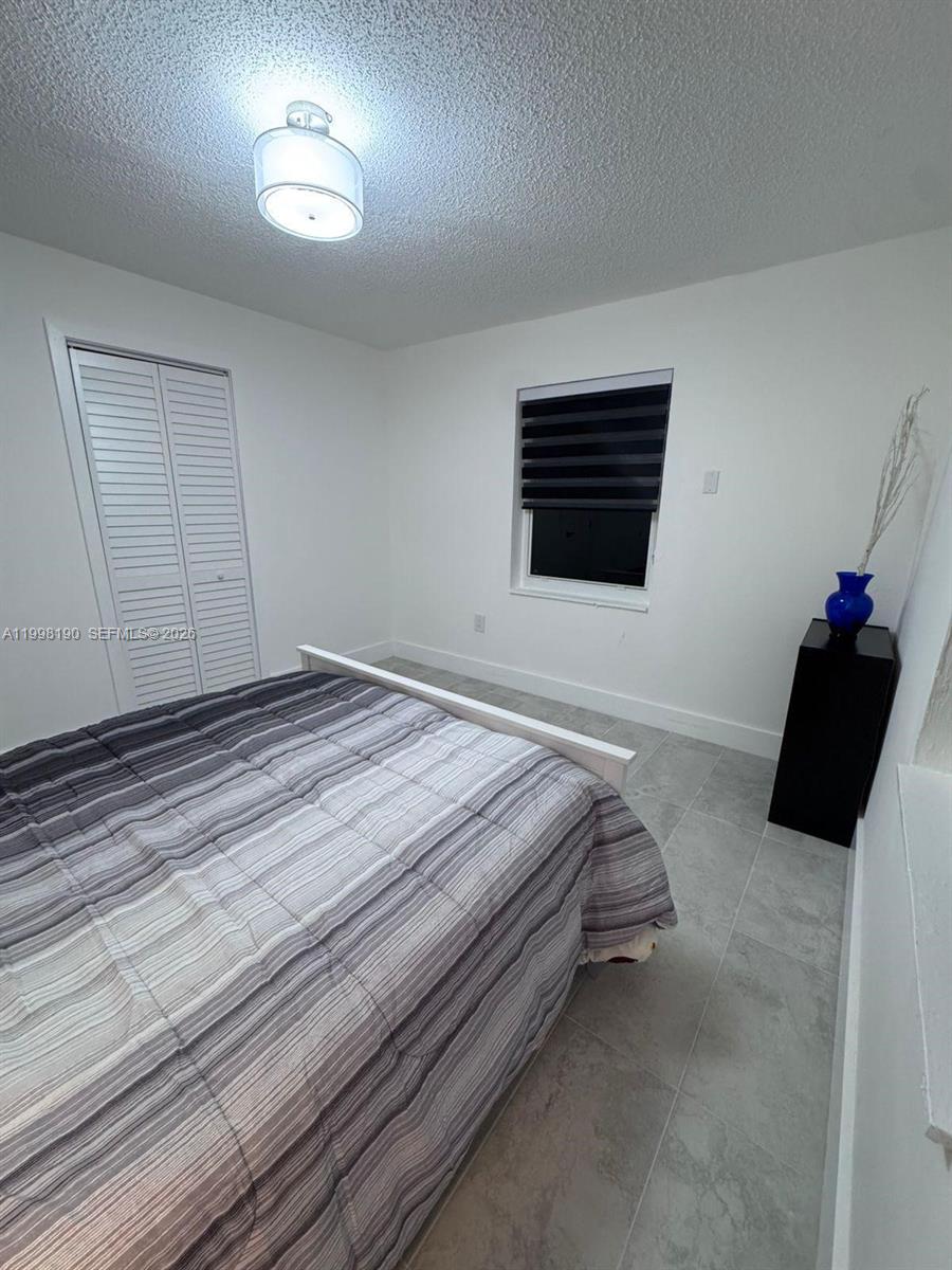 A11998190 Property Photo 30