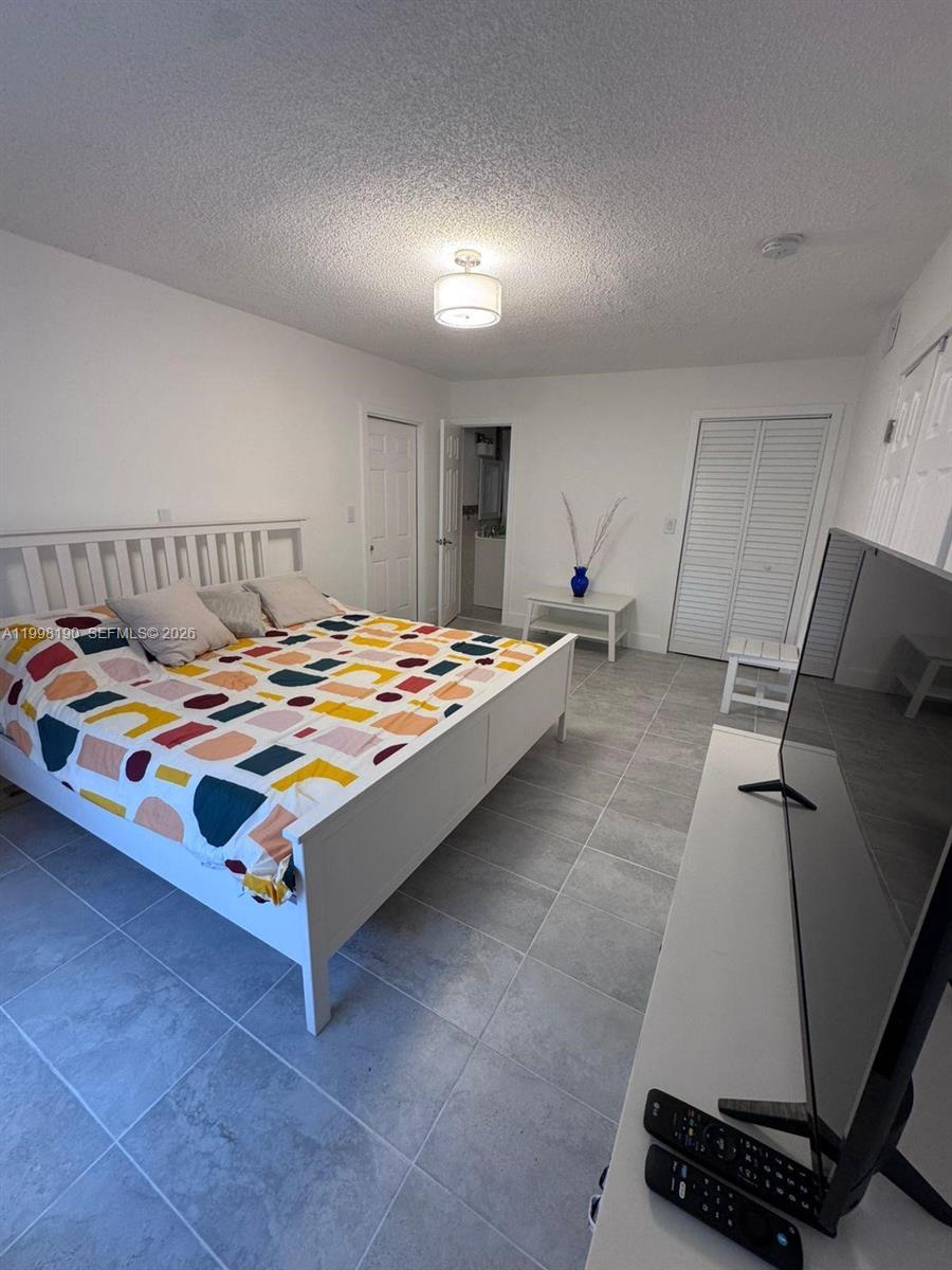 A11998190 Property Photo 38