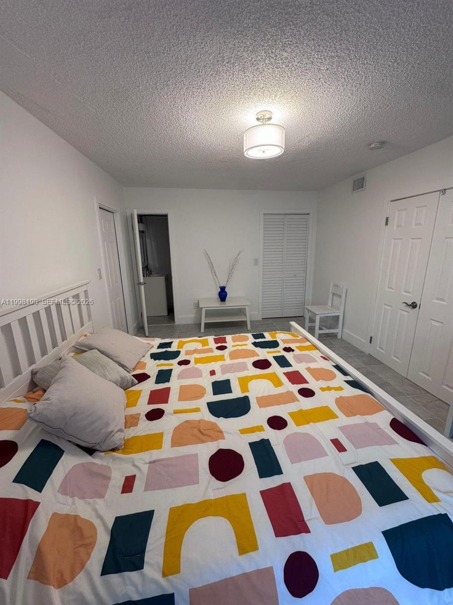 A11998190 Property Photo 40