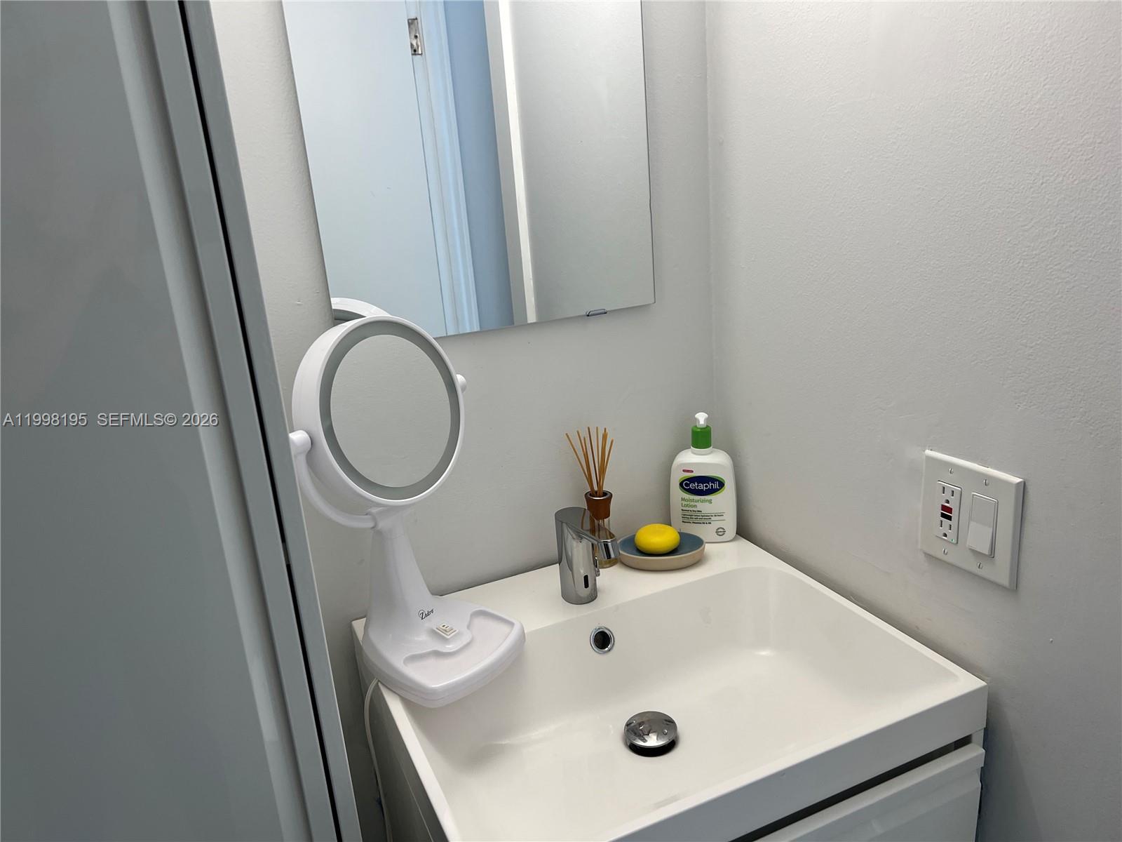 6545 Indian Creek Drive 506 Property Photo 8