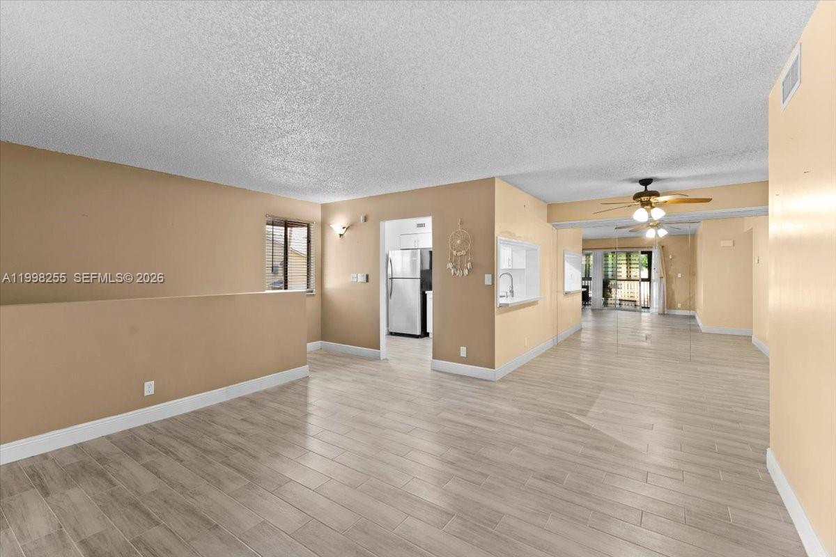 3047 N Oakland Forest Drive 204 Property Photo 6