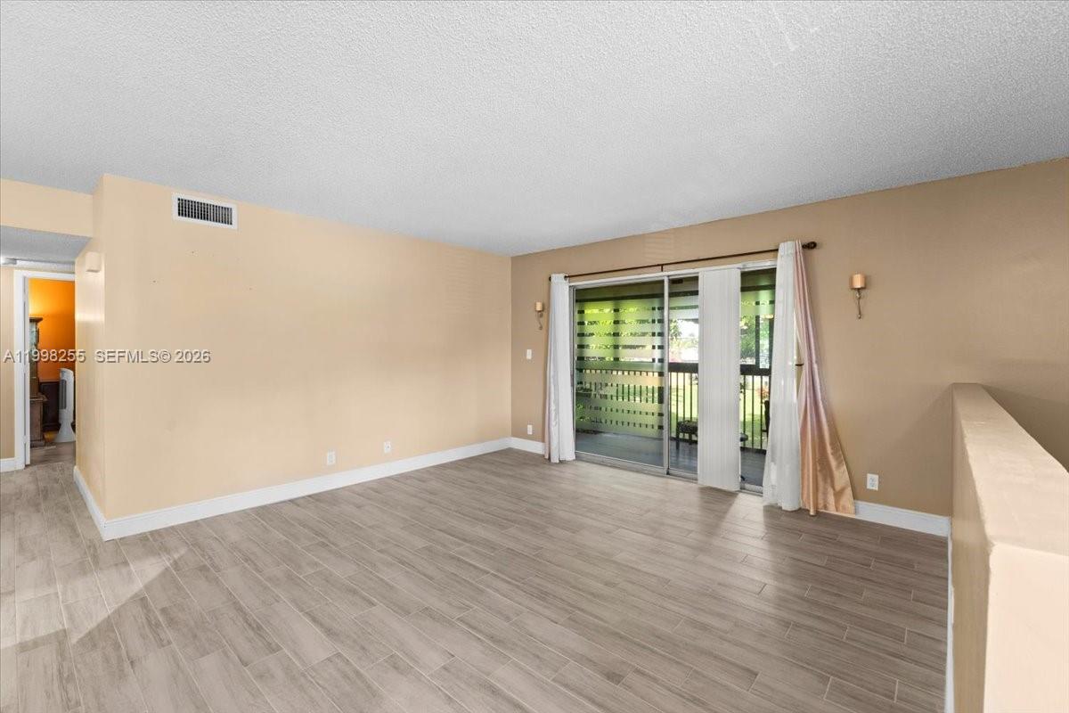 3047 N Oakland Forest Drive 204 Property Photo 16