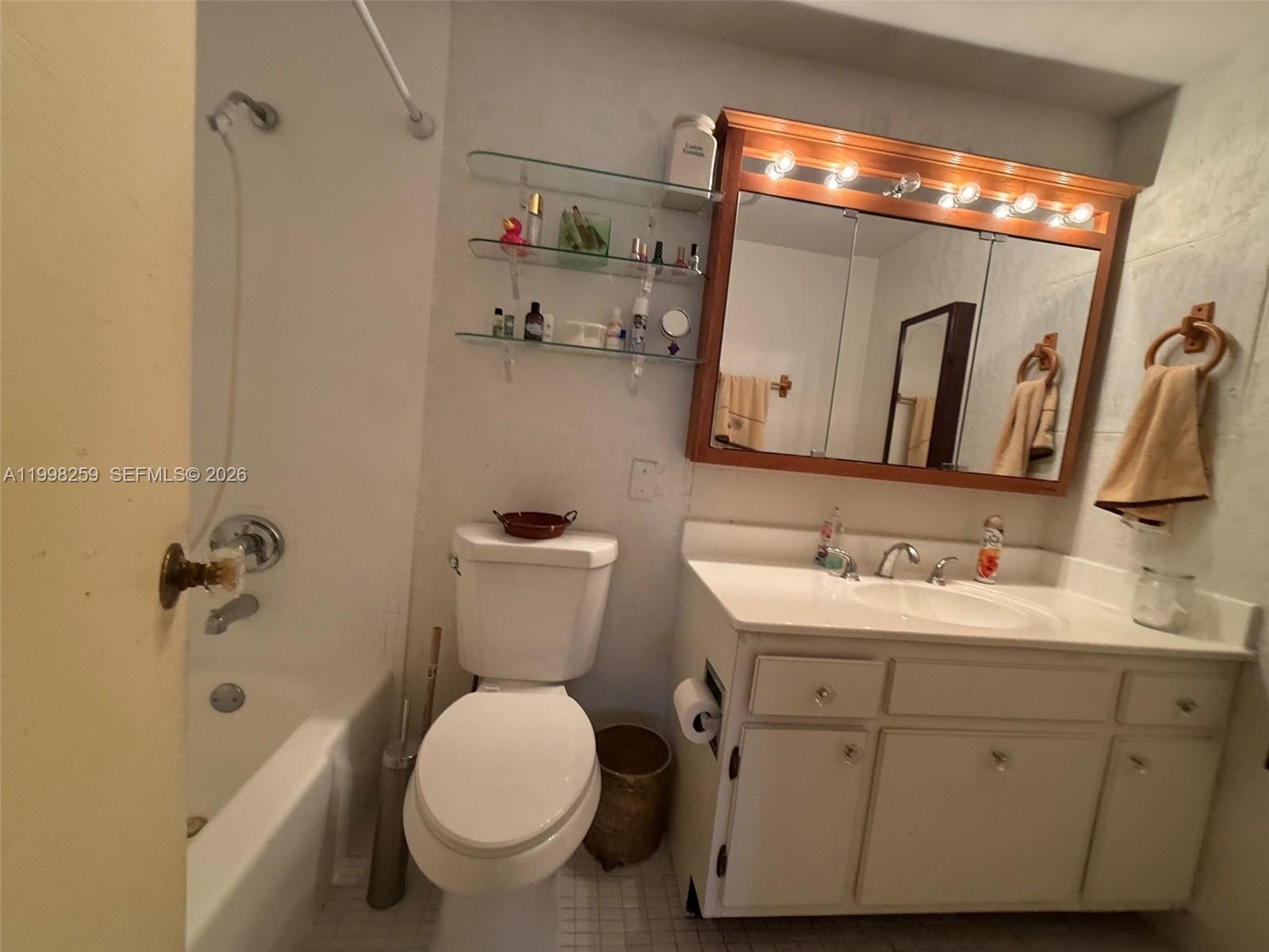 4350 Hillcrest Drive 303 Property Photo 18