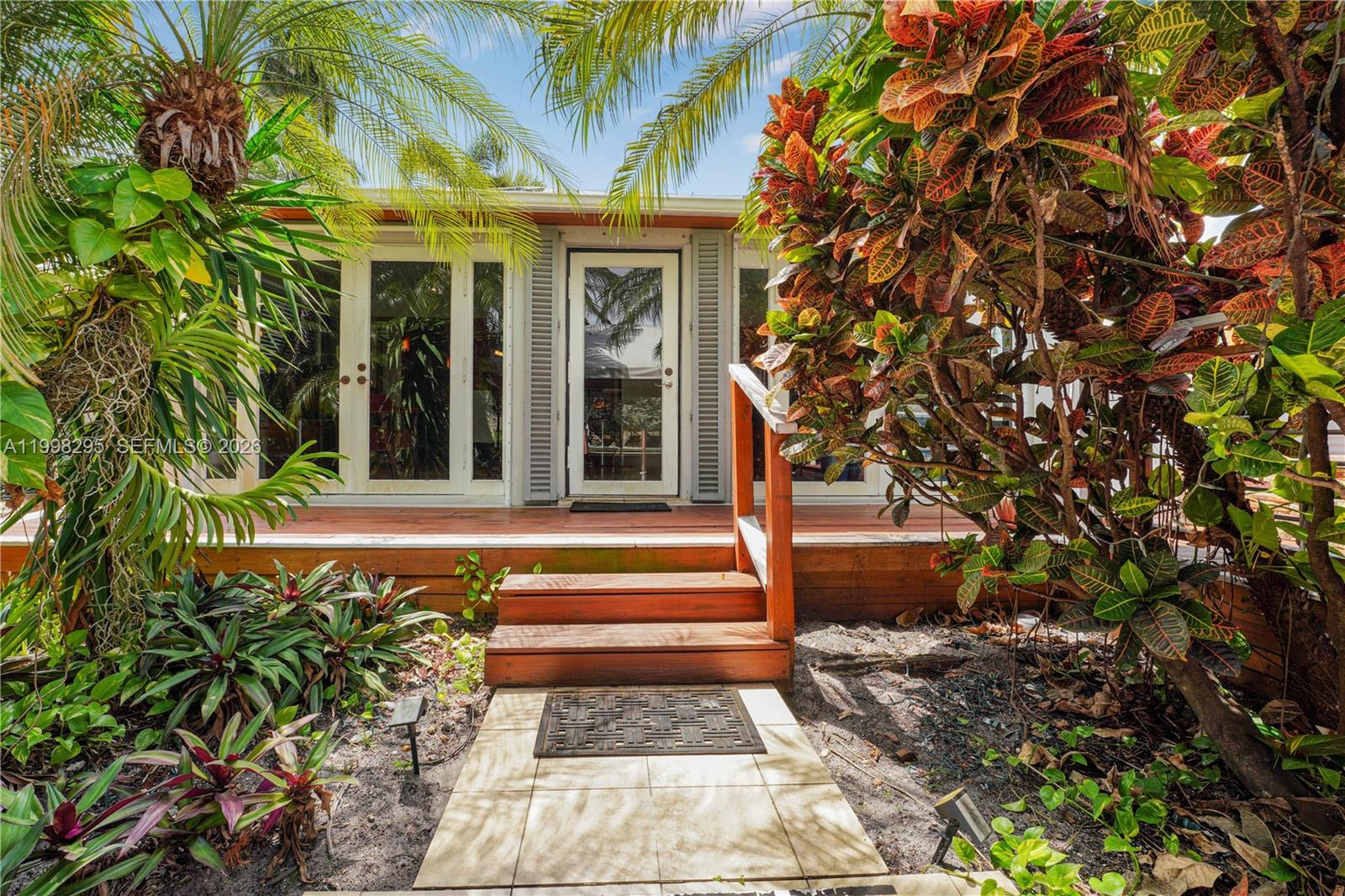 905 Mandarin Isle Property Photo 10