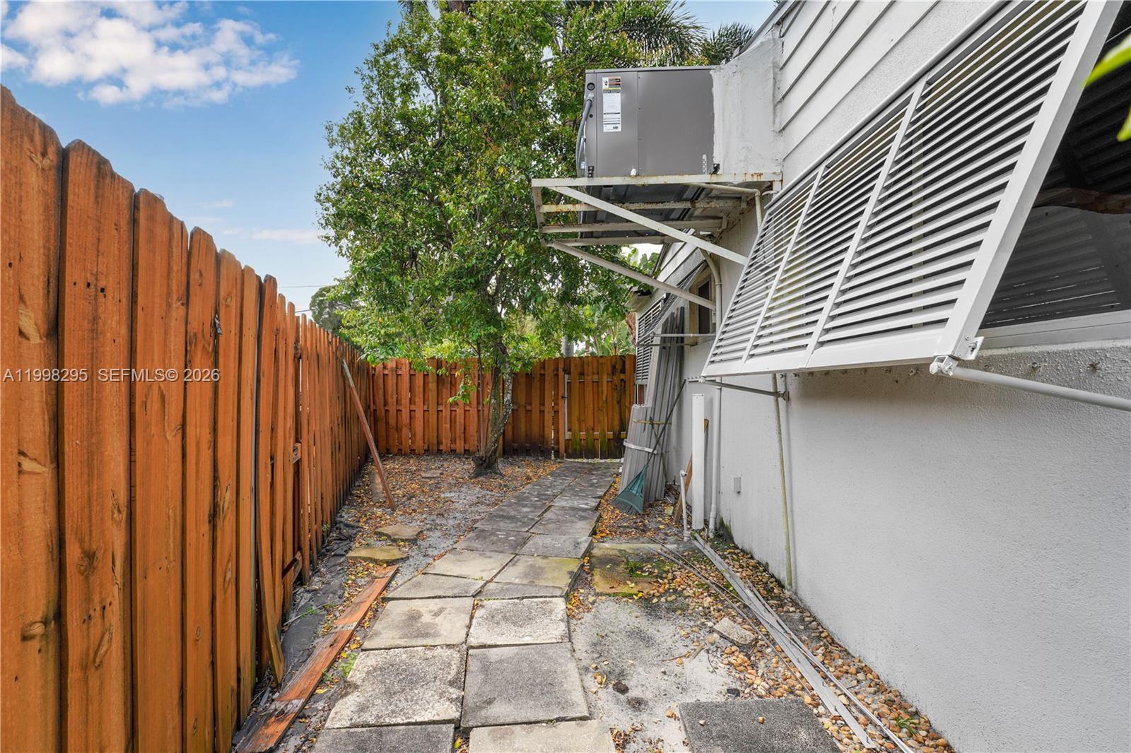 905 Mandarin Isle Property Photo 12