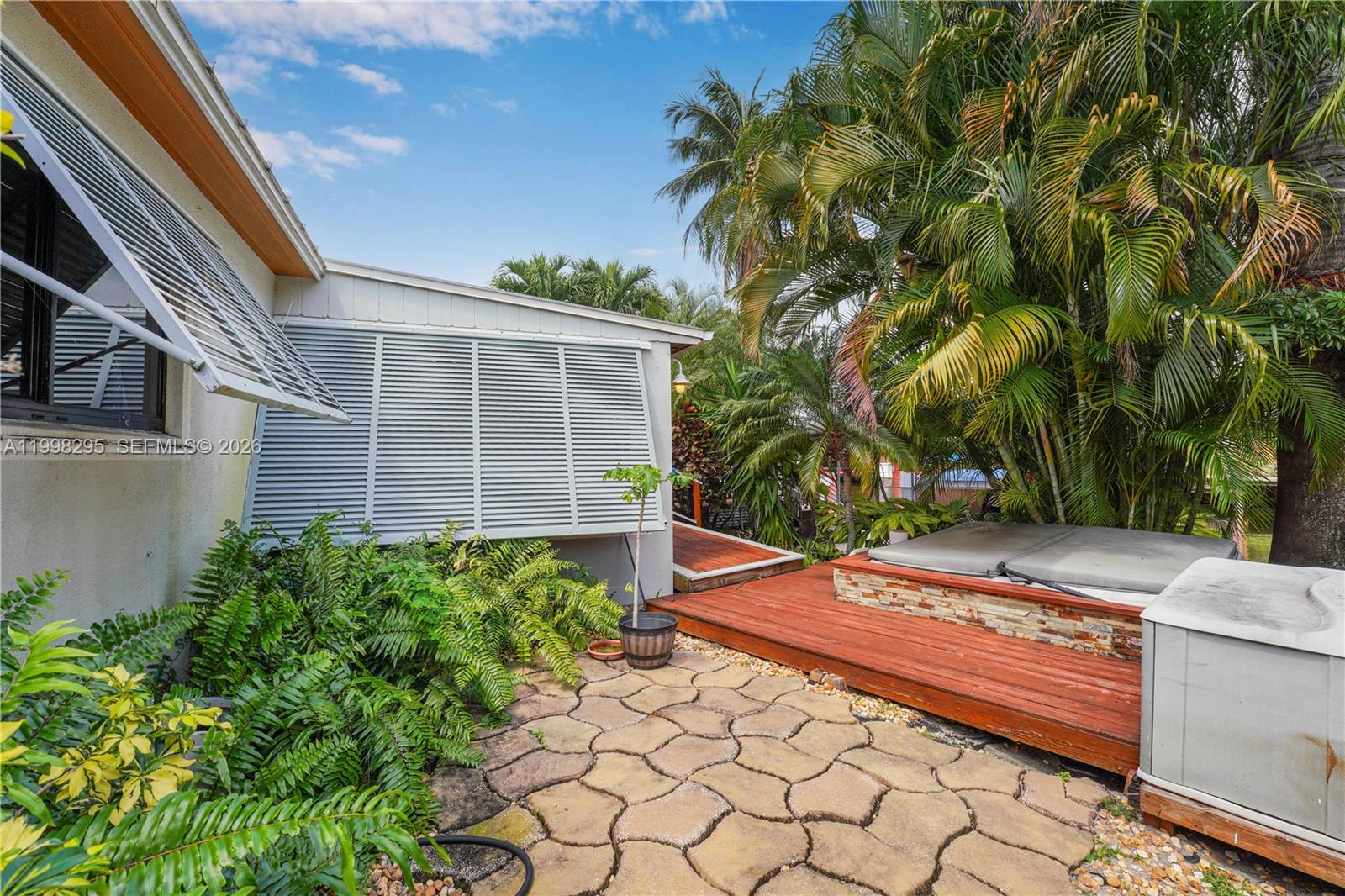 905 Mandarin Isle Property Photo 13