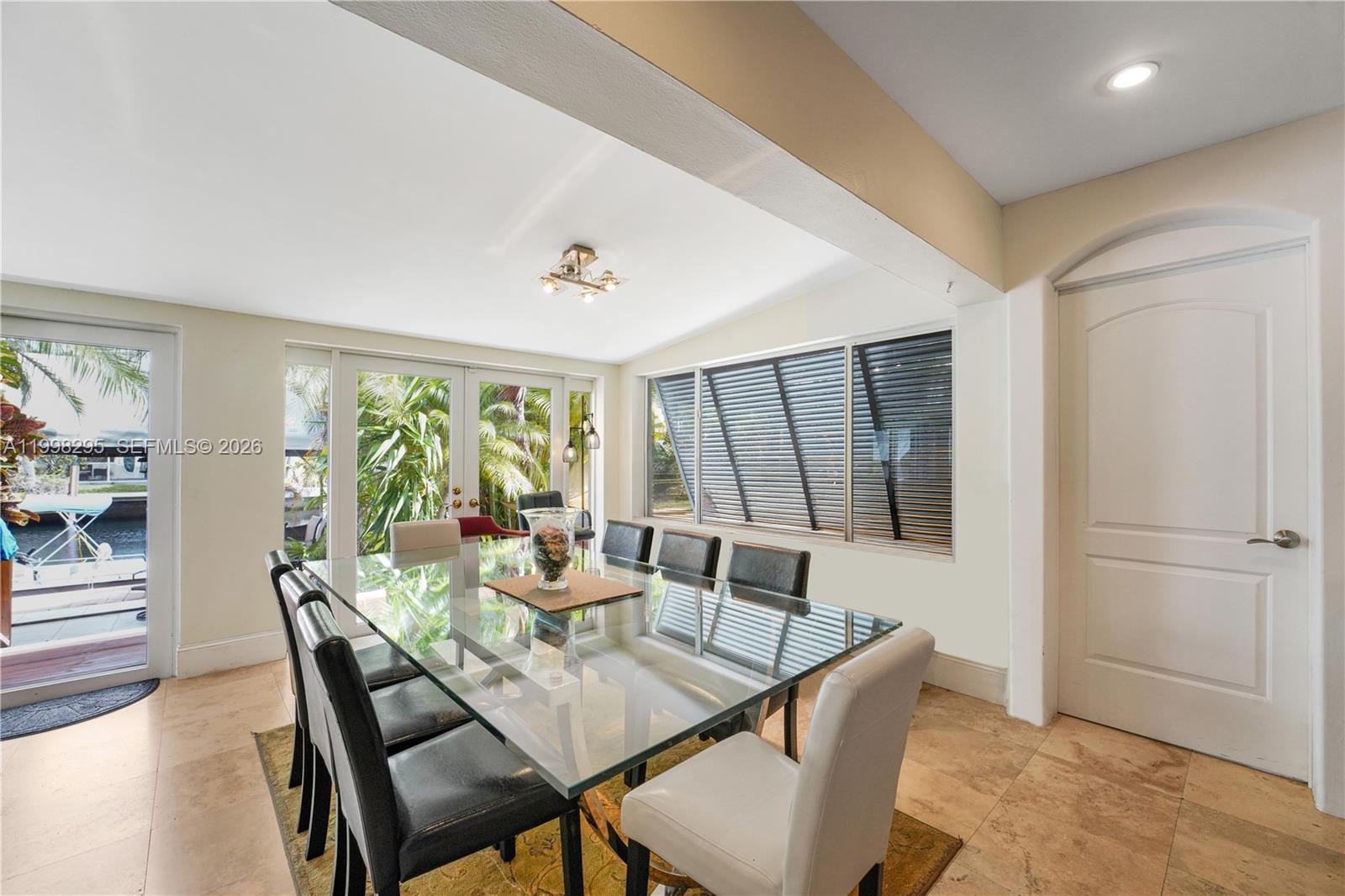 905 Mandarin Isle Property Photo 22