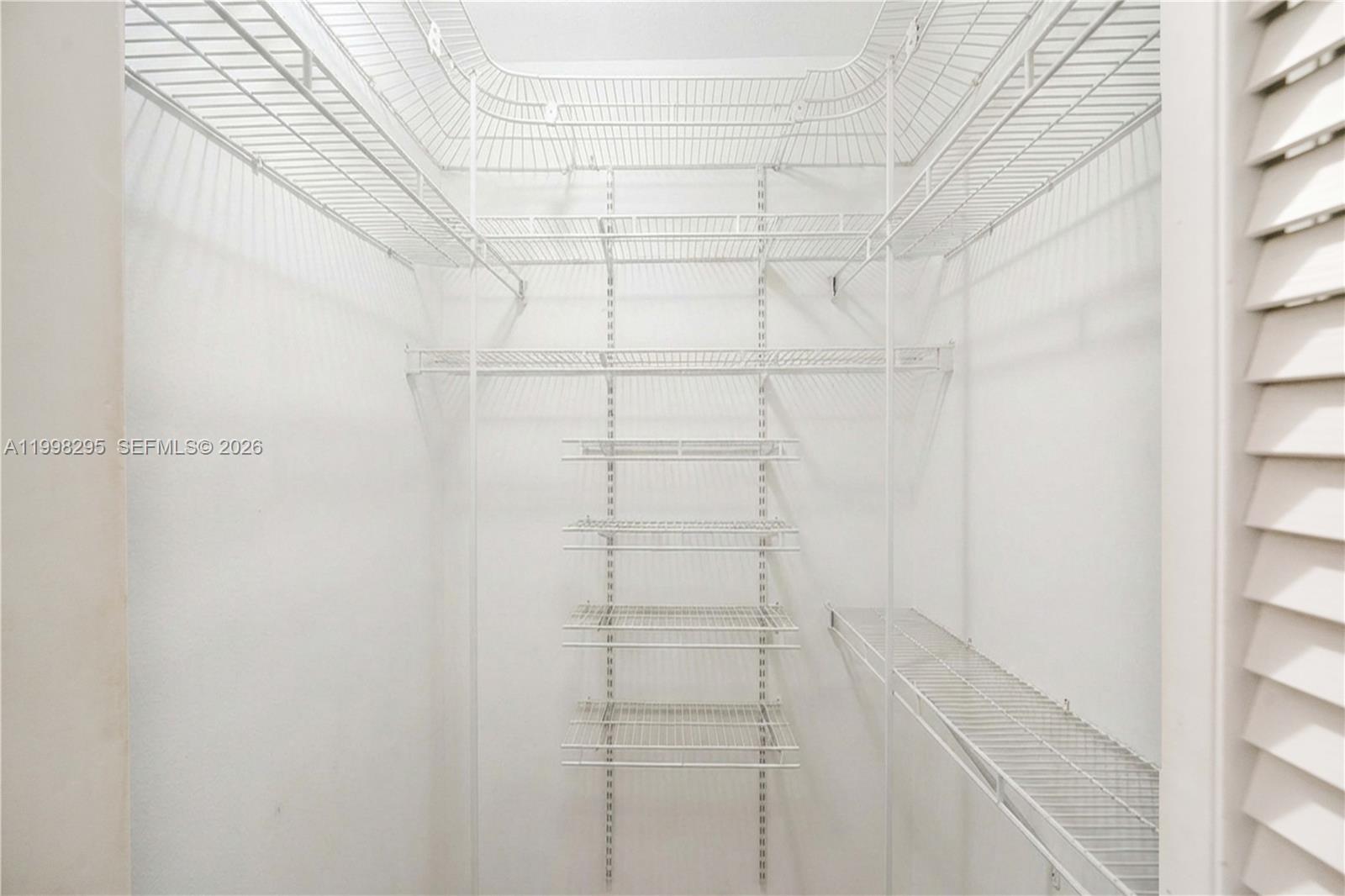 905 Mandarin Isle Property Photo 27