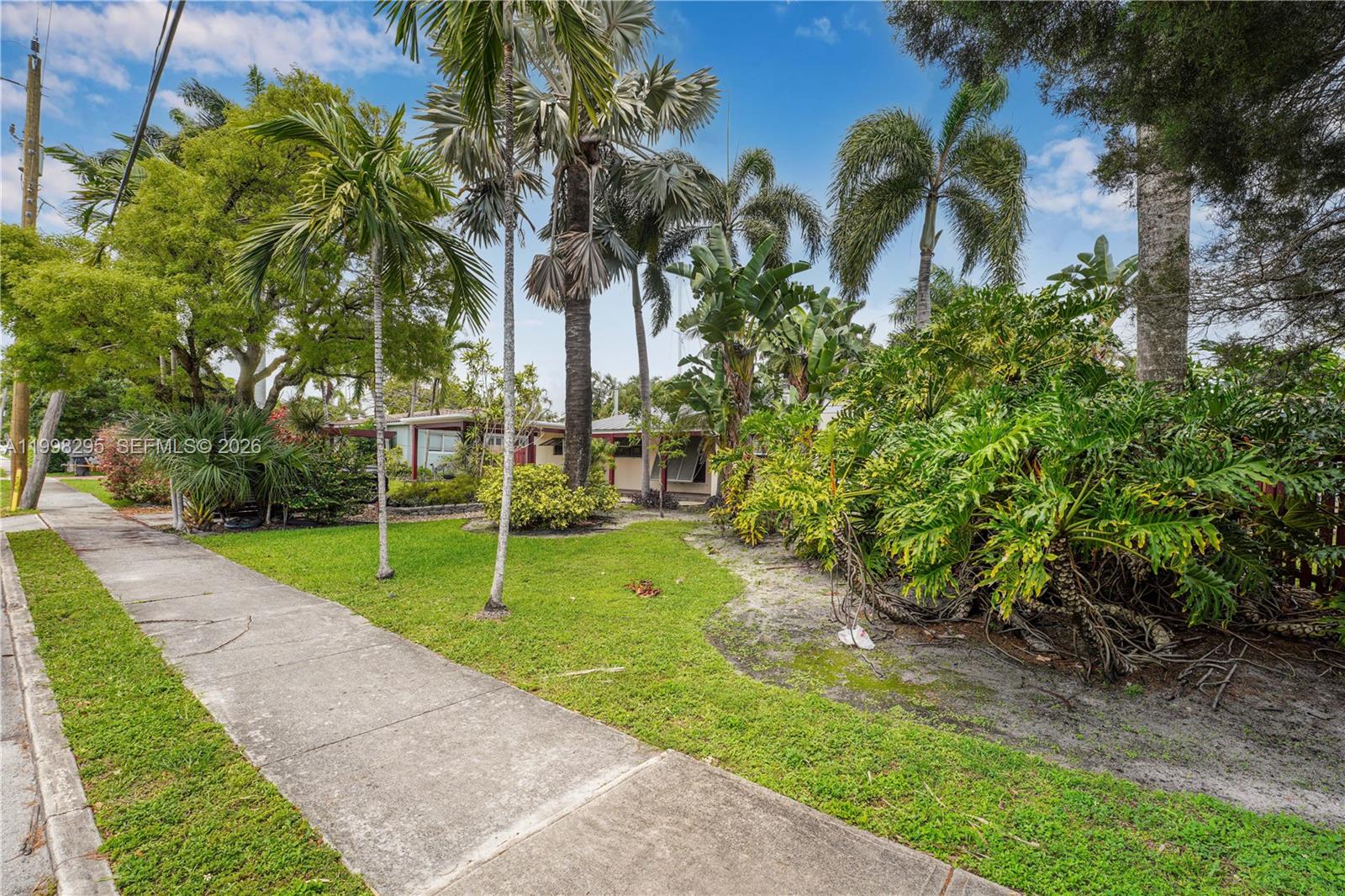 905 Mandarin Isle Property Photo 35