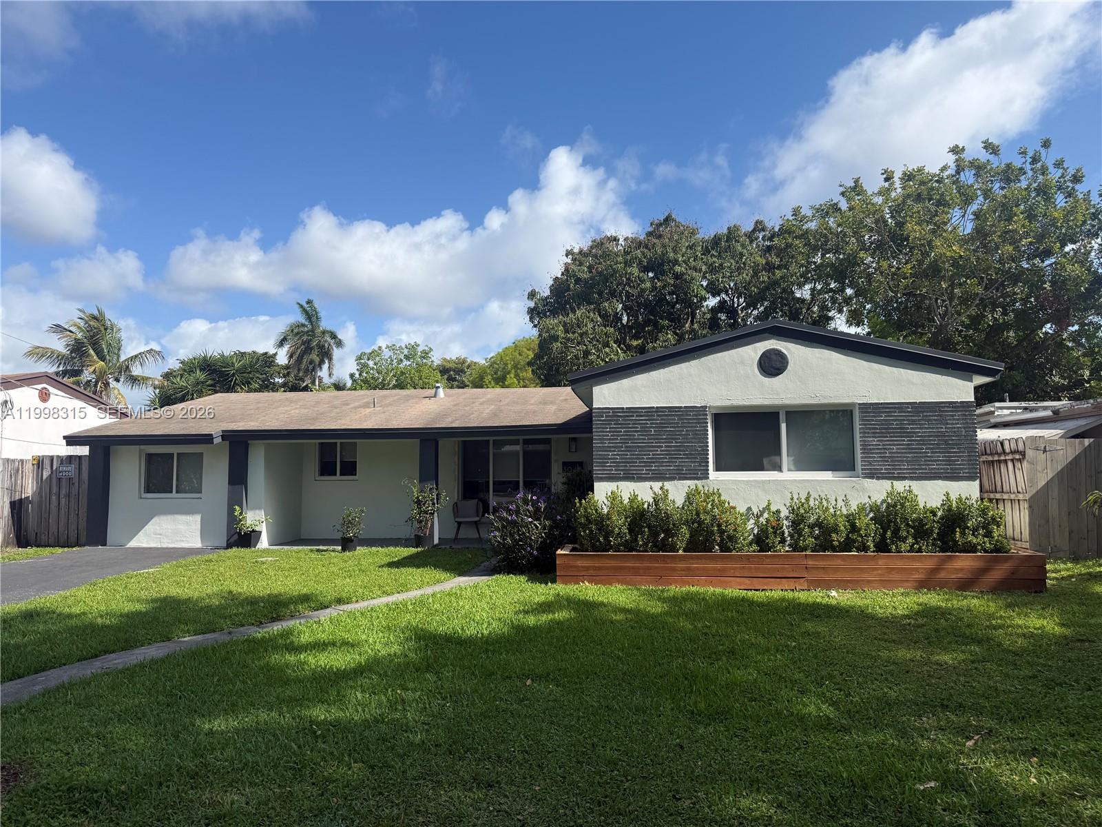 3043 Hayes Street Property Photo 1