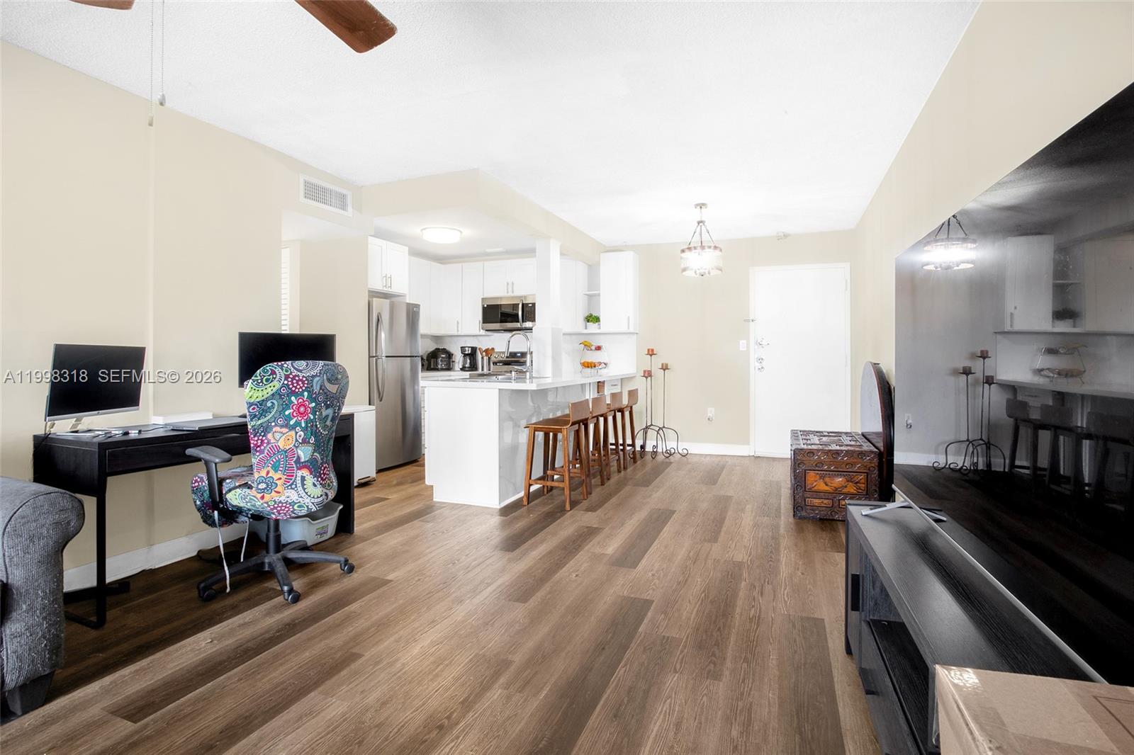 9682 Fontainebleau Boulevard 503 Property Photo 10