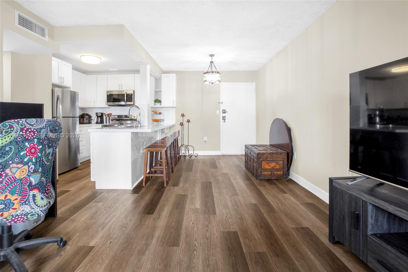 9682 Fontainebleau Boulevard 503 Property Photo 11