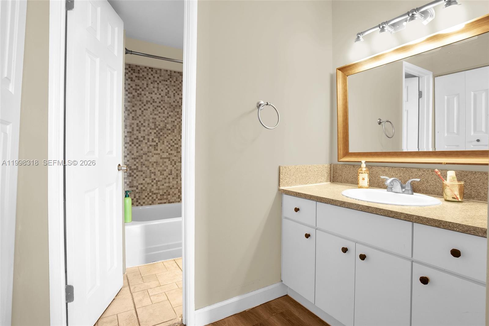 9682 Fontainebleau Boulevard 503 Property Photo 17