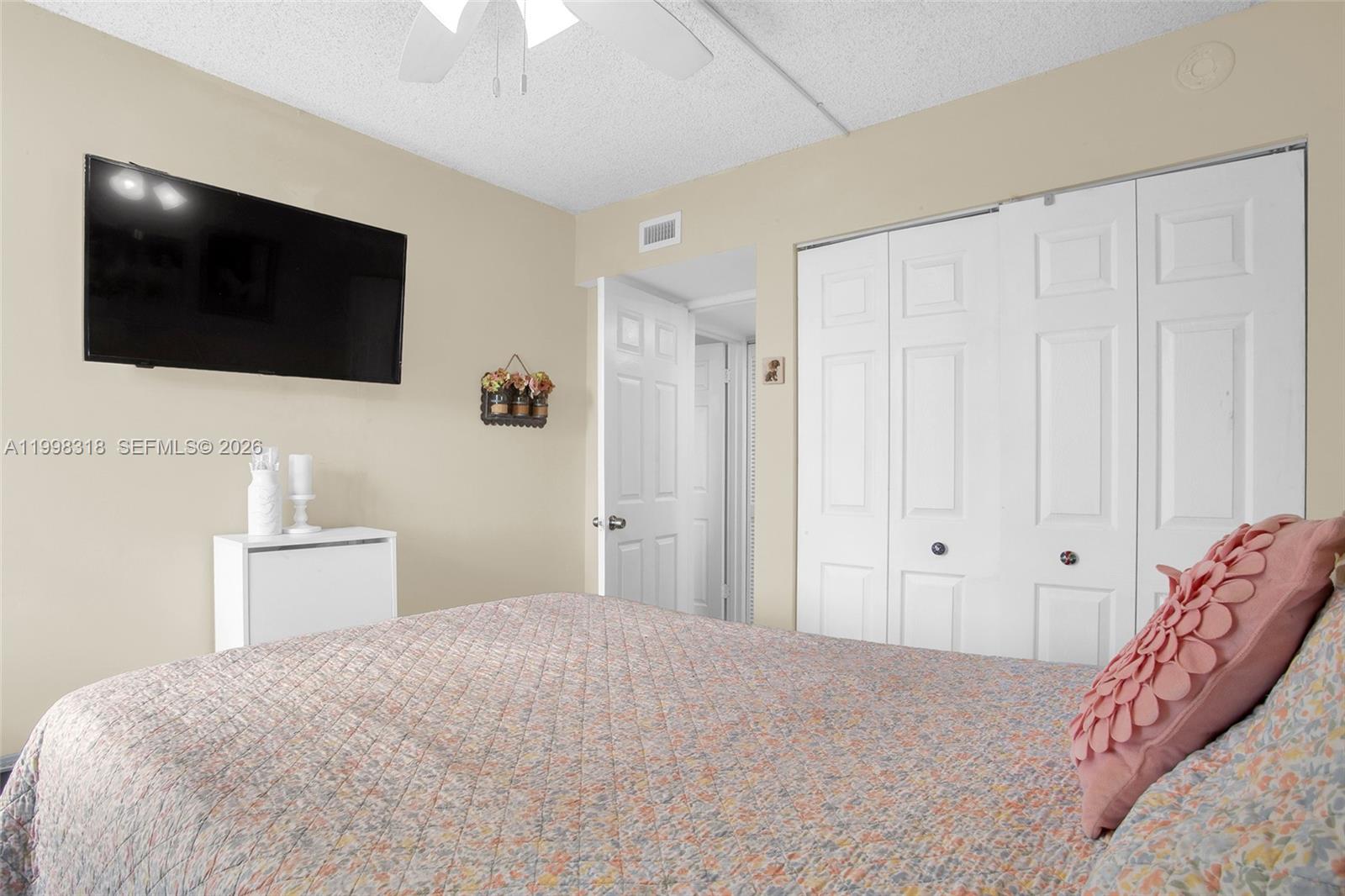 9682 Fontainebleau Boulevard 503 Property Photo 22